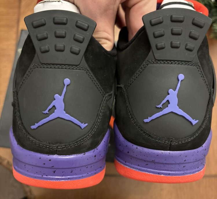 Size 10 - Jordan 4 Raptors Drake OVO (2019)