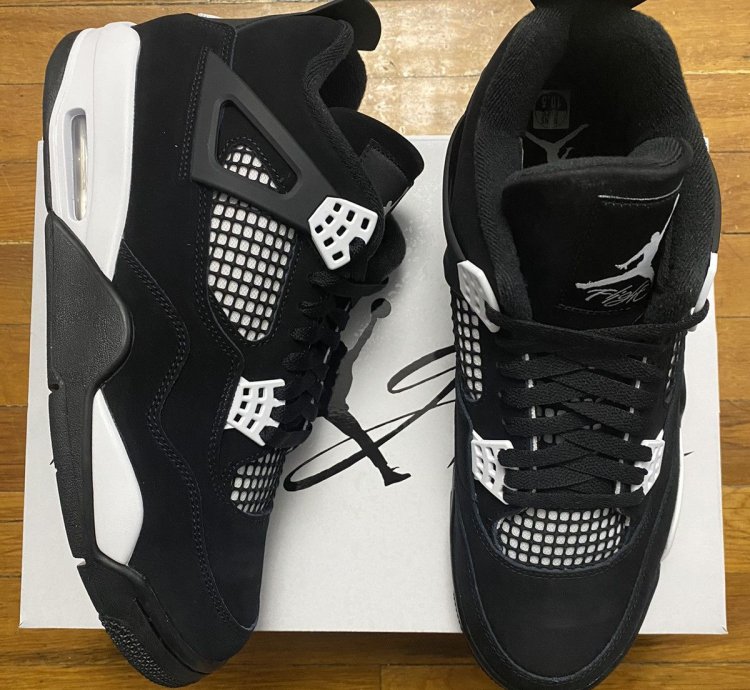Size 10 5 - Air Jordan 4 Retro White Thunder Black Men