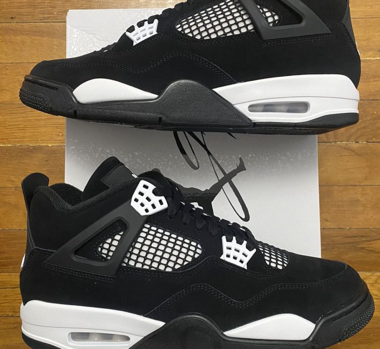 Size 10 5 - Air Jordan 4 Retro White Thunder Black Men
