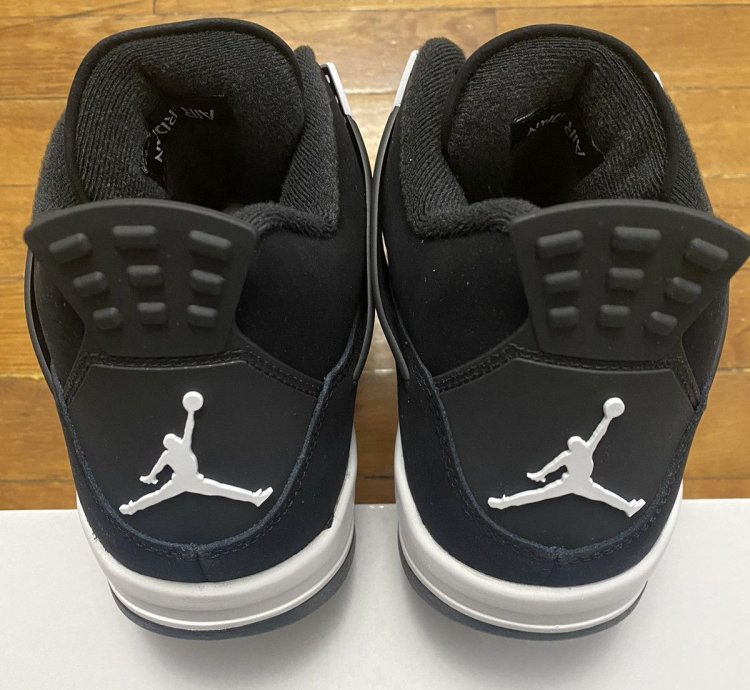 Size 10 5 - Air Jordan 4 Retro White Thunder Black Men