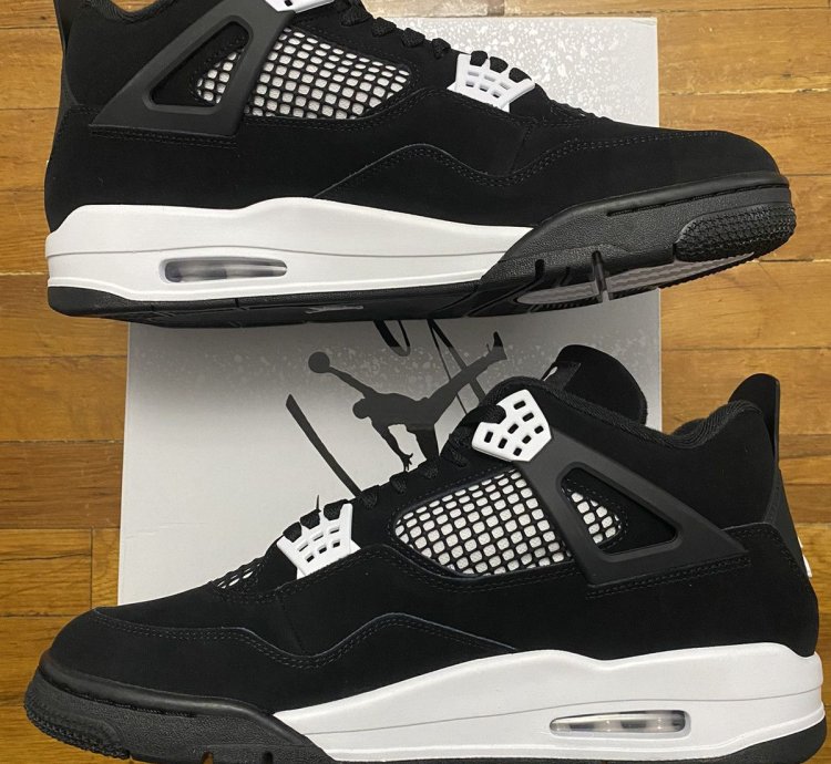 Size 13 - Air Jordan 4 Retro White Thunder Black Men