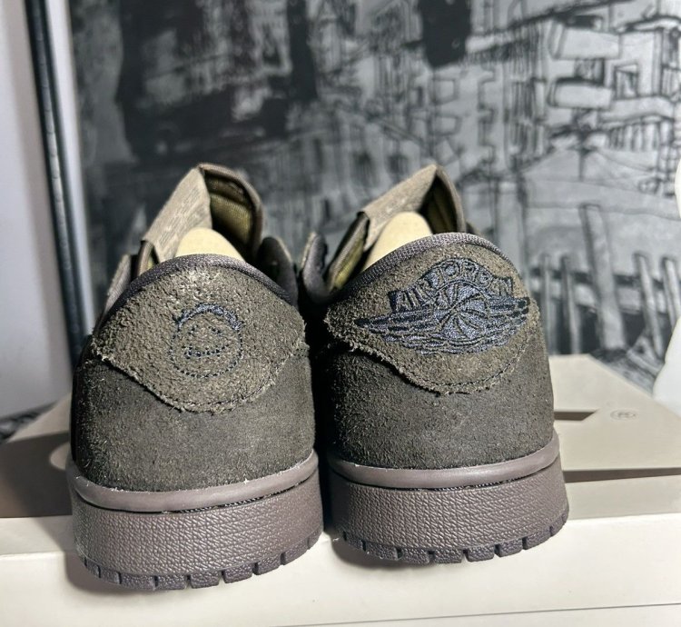 Size 8 Travis Scott Air Jordan 1 Velvet Brown