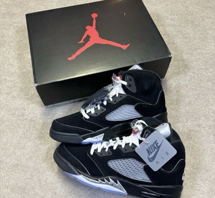 Size 9 - Air Jordan 5 Retro OG Black Metallic Reimagined