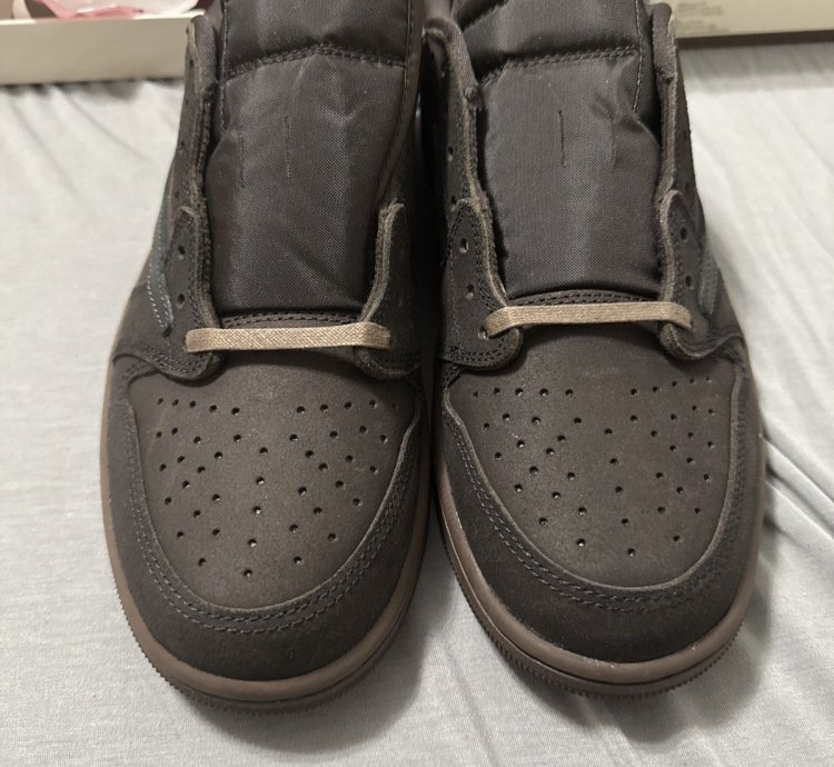 Travis air Jordan 1 low mocha