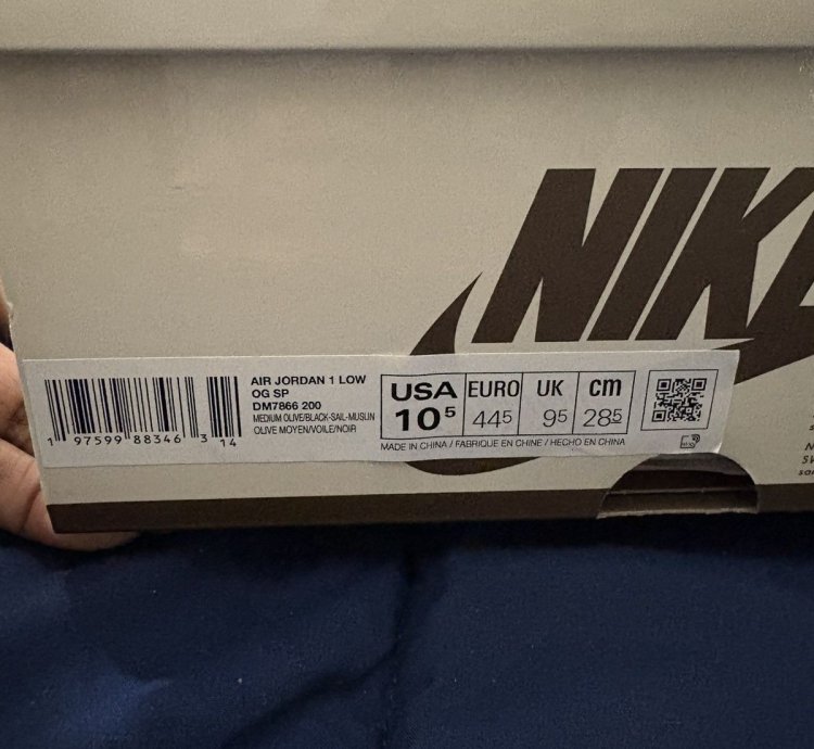 Travis Scott Air Jordan 1 Low - Medium Olive