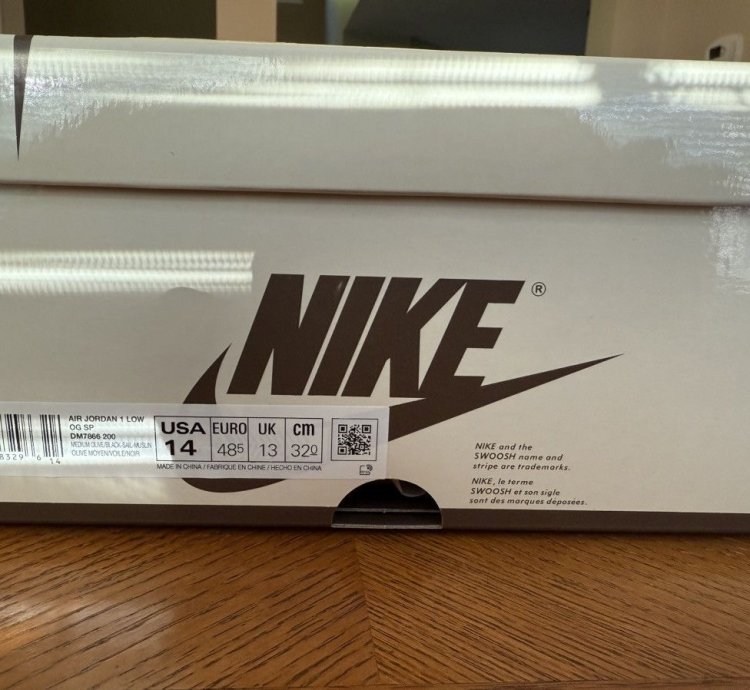 Travis Scott Air Jordan 1 Low Reverse Olive