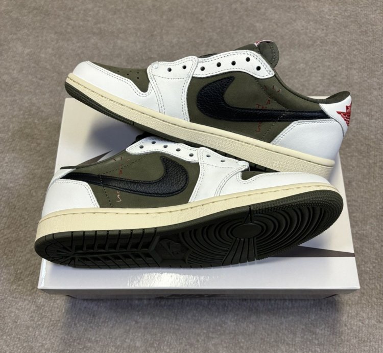 Travis Scott Air Jordan 1 Retro Low OG SP Medium Olive