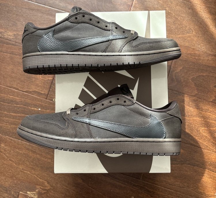 Travis Scott Air Jordan 1 Retro OG SP Low Velvet Brown