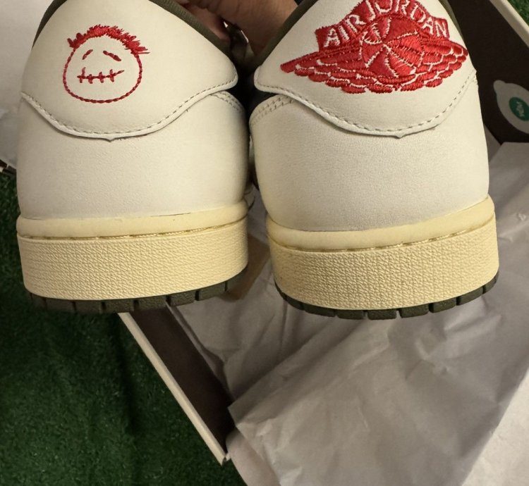 Travis Scott Jordan 1 low