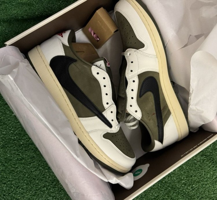 Travis Scott Jordan 1 low