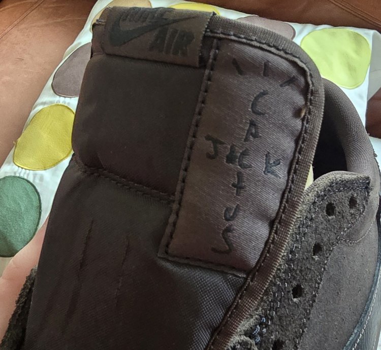 Travis Scott Jordan 1 Low Velvet Brown