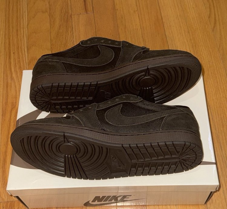 TRAVIS SCOTT JORDAN 1 Lows Velvet Mocha