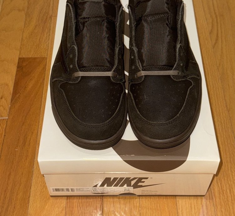 TRAVIS SCOTT JORDAN 1 Lows Velvet Mocha