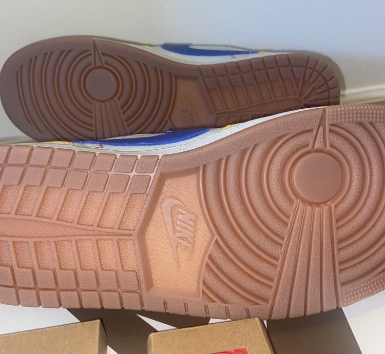 Travis Scott Jordan 1 Retro Low Canary