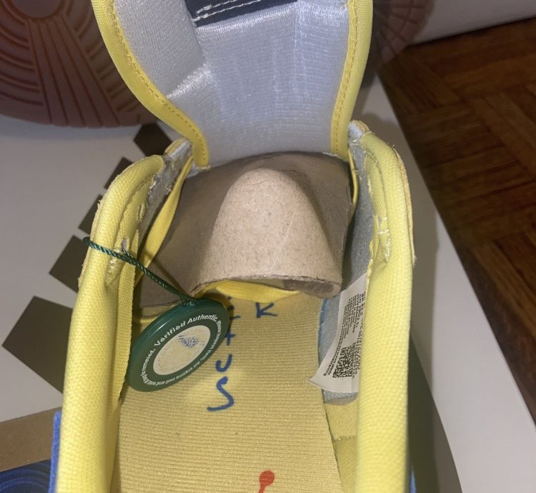 Travis Scott Jordan 1 Retro Low Canary