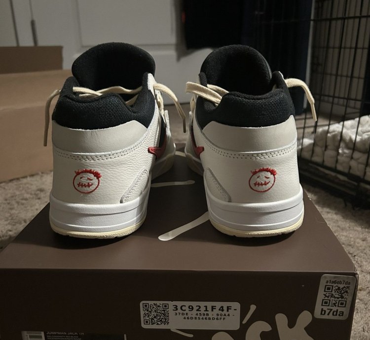 Travis Scott Jumpman Jack- University Red