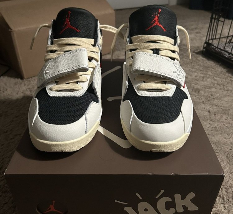 Travis Scott Jumpman Jack- University Red