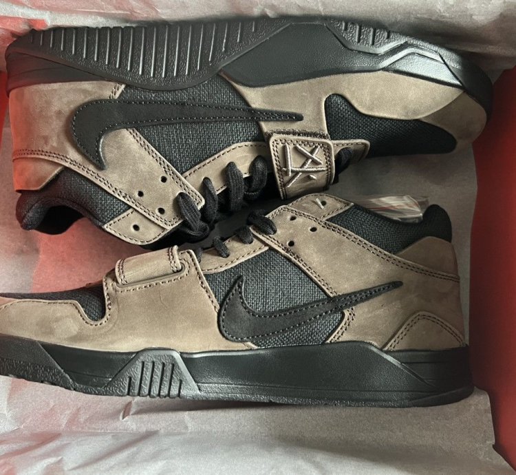 Travis Scott Jumpman Mocha