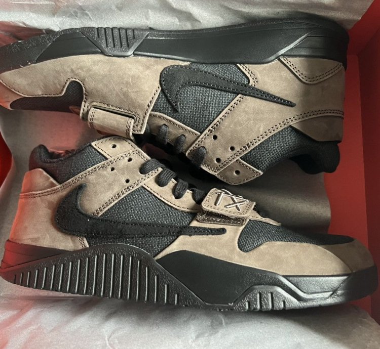 Travis Scott Jumpman Mocha