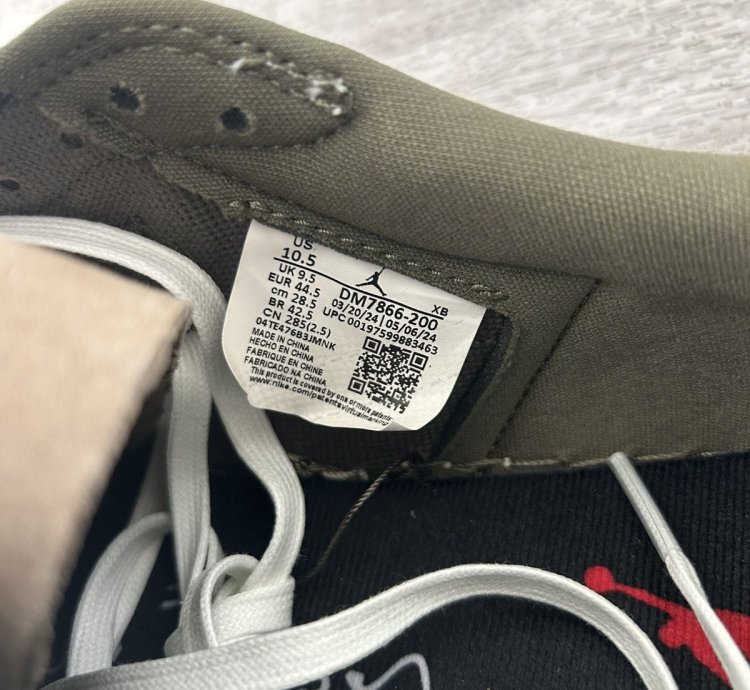 Travis Scott Medium Olive