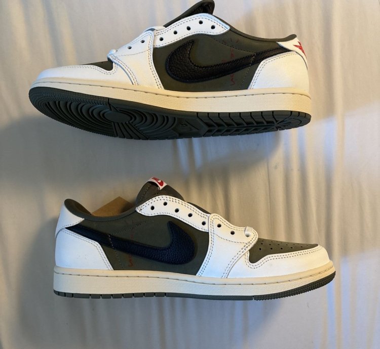 Travis Scott Medium Olive Adult Men