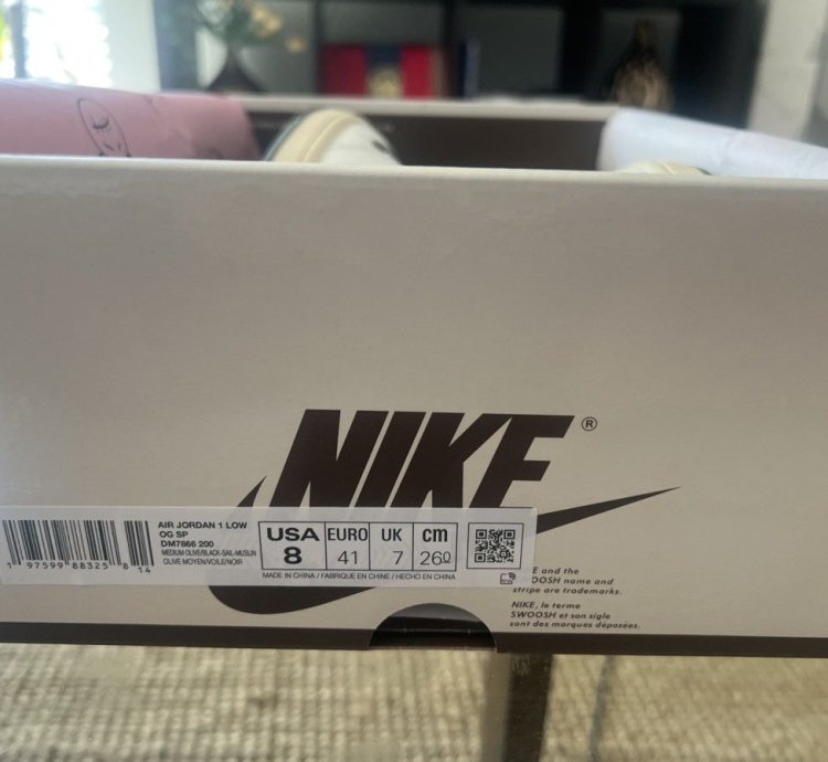 Travis Scott Medium Olive Jordan 1 Lows - Size 8