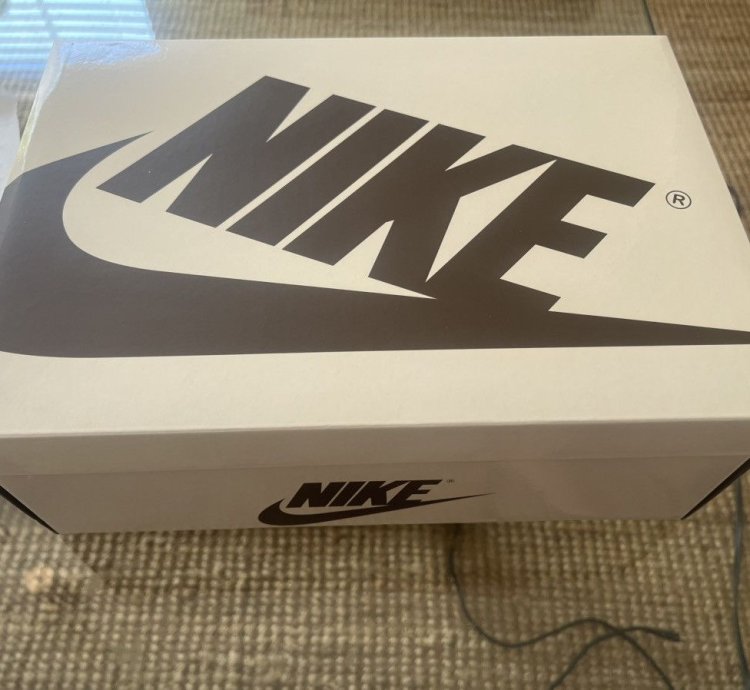 Travis Scott Medium Olive Jordan 1 Lows - Size 8