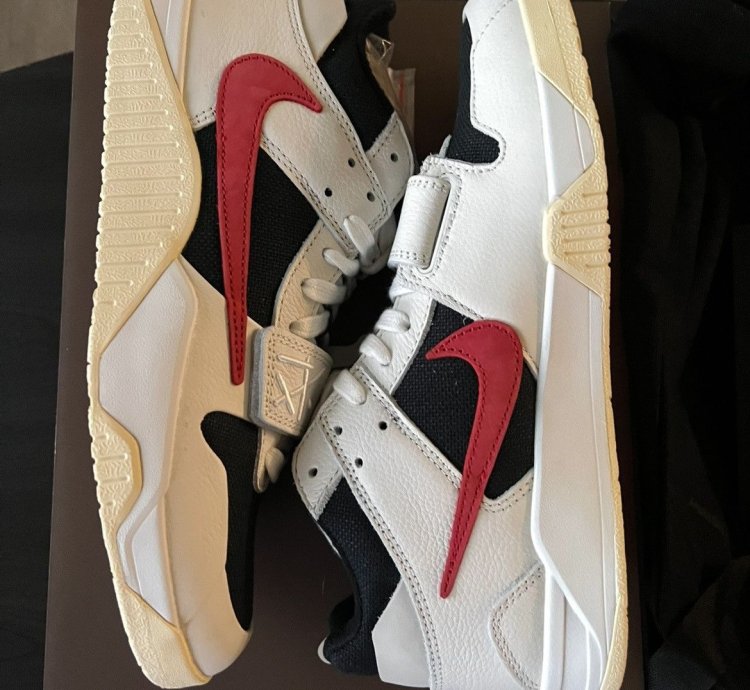 Travis Scott Nike Jumpman Jack TR University Red
