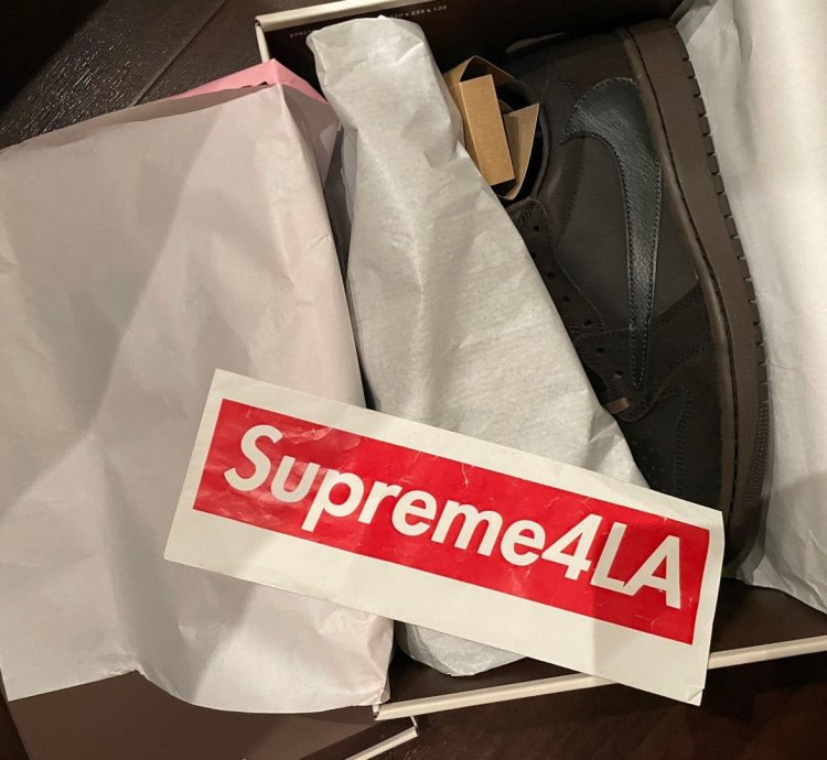 Travis Scott Velvet Brown Jordan 1 Retro Low OG SP Size 11