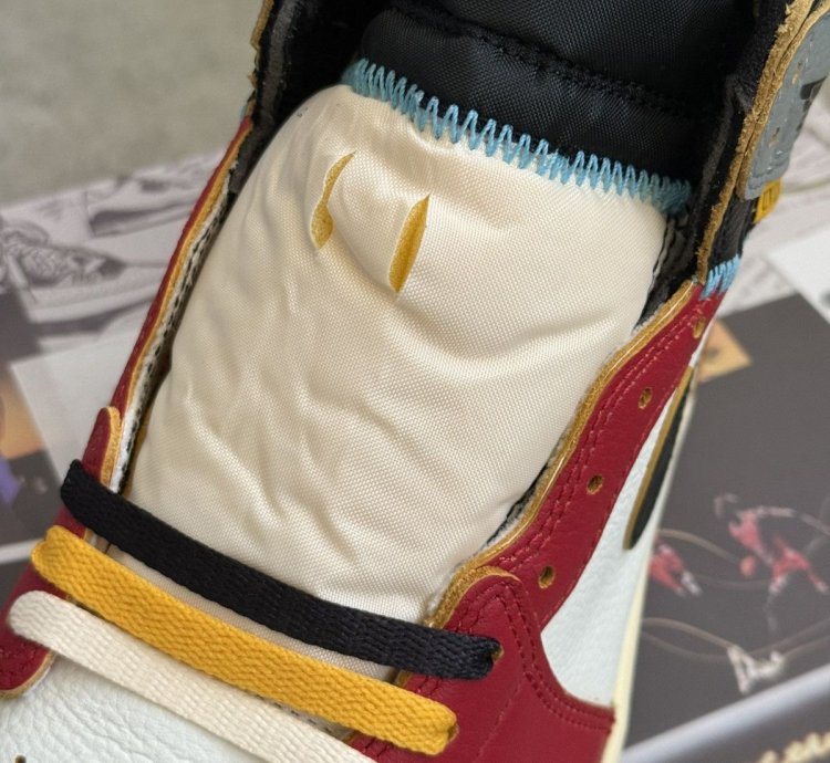 Union Jordan 1 Retro High OG SP Chicago Shadow