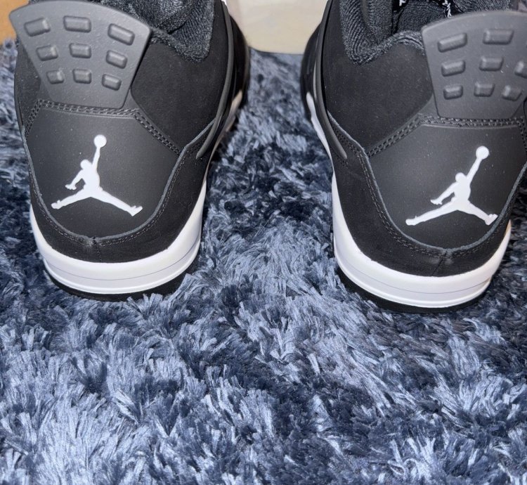 White Thunder 4s