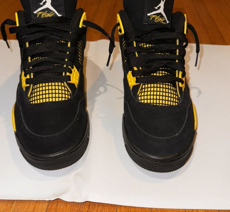 Yellow thunder Jordan 4(ds)