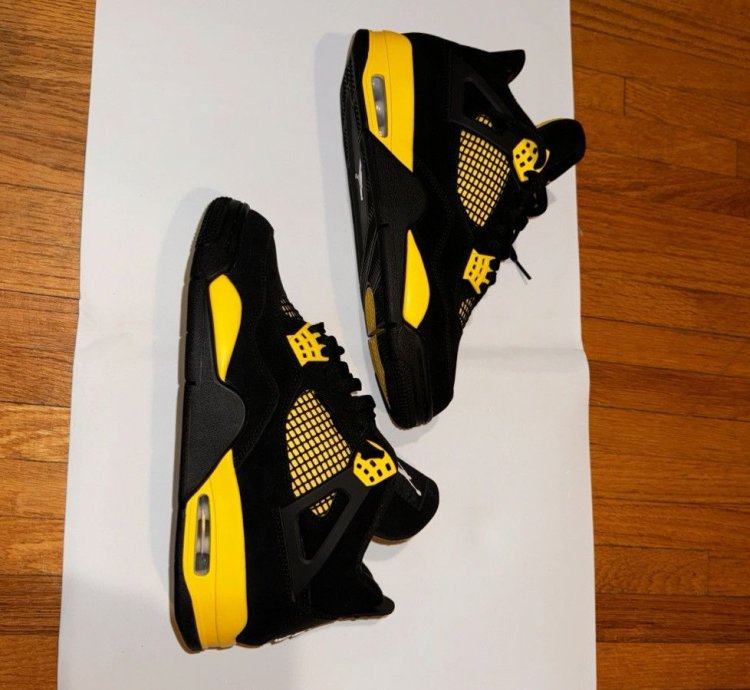 Yellow thunder Jordan 4(ds)