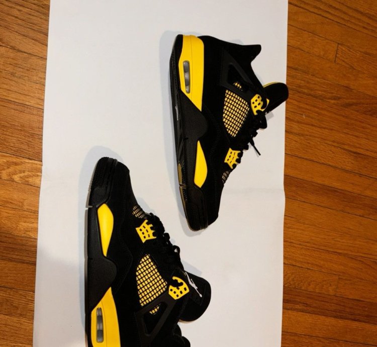 Yellow thunder Jordan 4(ds)