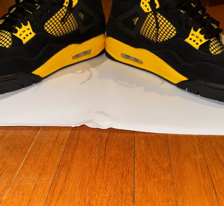 Yellow thunder Jordan 4(ds)