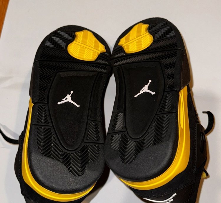 Yellow thunder Jordan 4(ds)