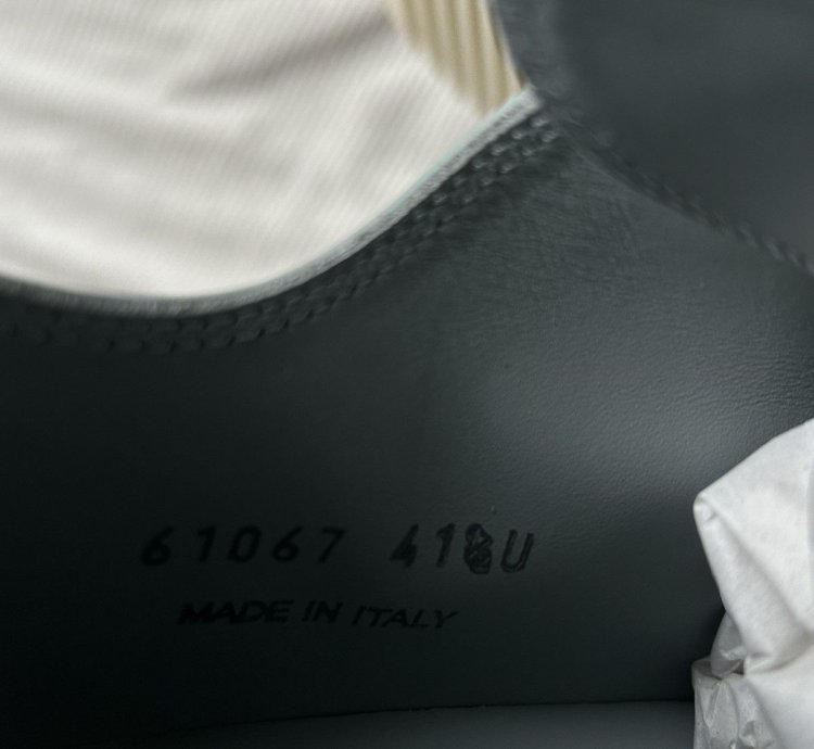 (41 5) Pale Blue Jumbo Lace Sneakers