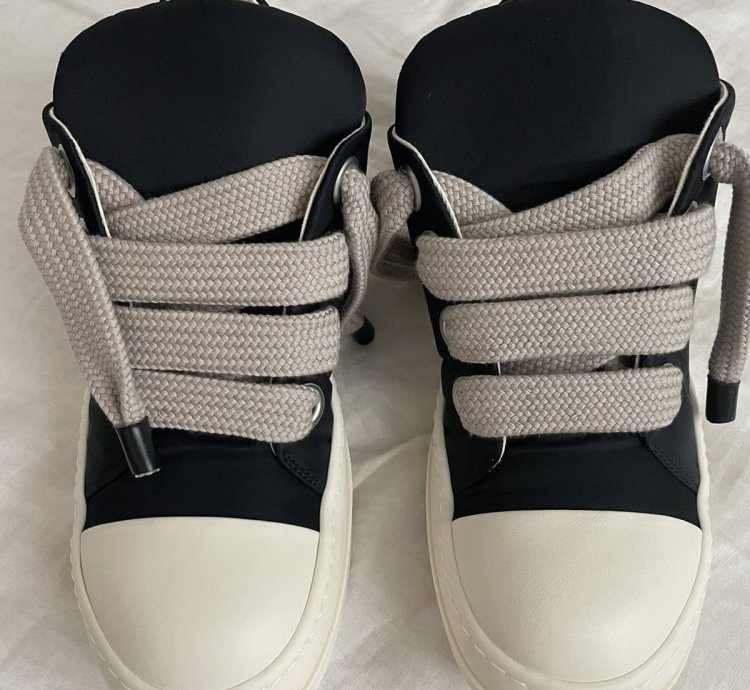(41 5) Plush Puffer Jumbo Lace Sneakers