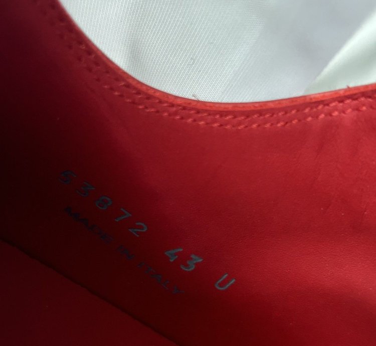(43) Cardinal Red Ramone Sneakers