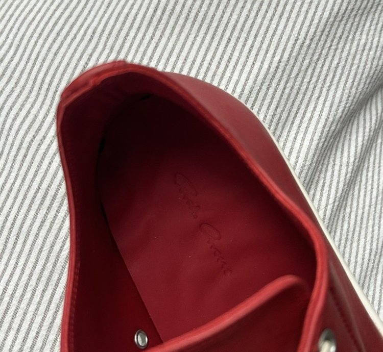 (43) Cardinal Red Ramone Sneakers