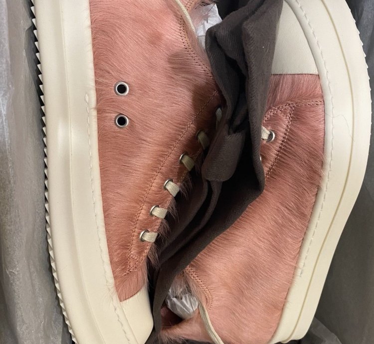 22 Strobe Pink Fur Low Ramones
