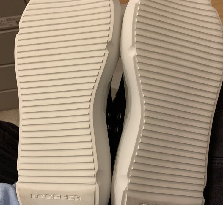 Abstract low sneakers