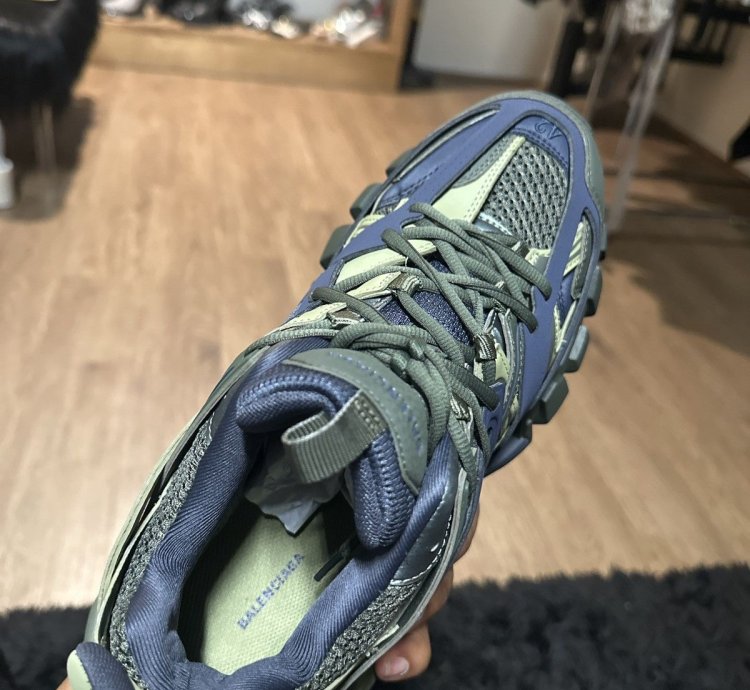 Balenciaga  900 Track trainer runner sneaker