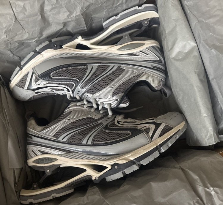 Balenciaga -Pander