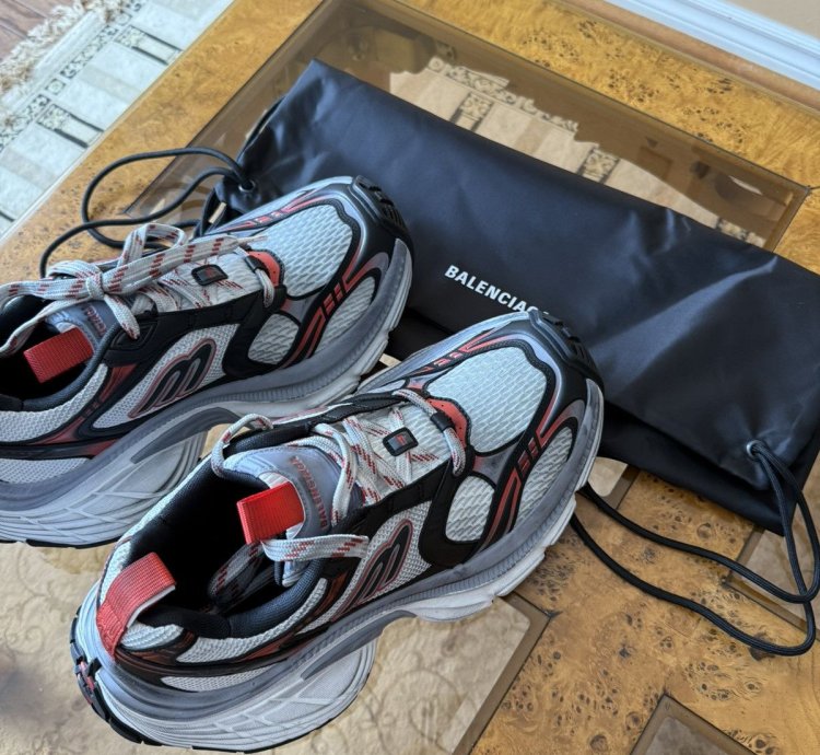Balenciaga 10XL Sneaker White Grey Red