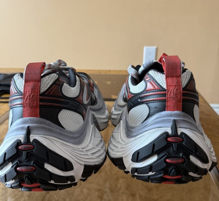 Balenciaga 10XL Sneaker White Grey Red