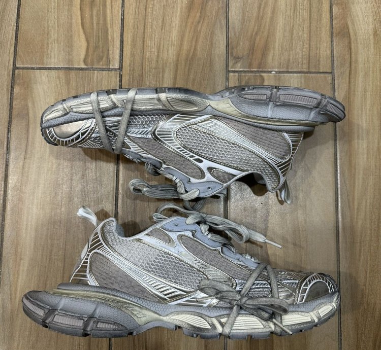 Balenciaga 3xl Eggshell