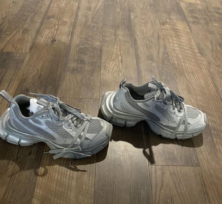 Balenciaga 3XL sneakers reflective grey