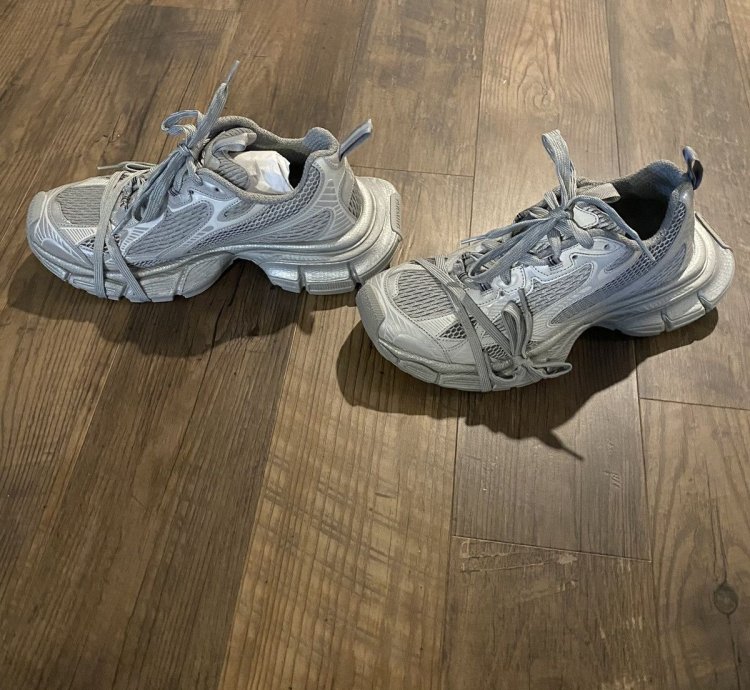 Balenciaga 3XL sneakers reflective grey