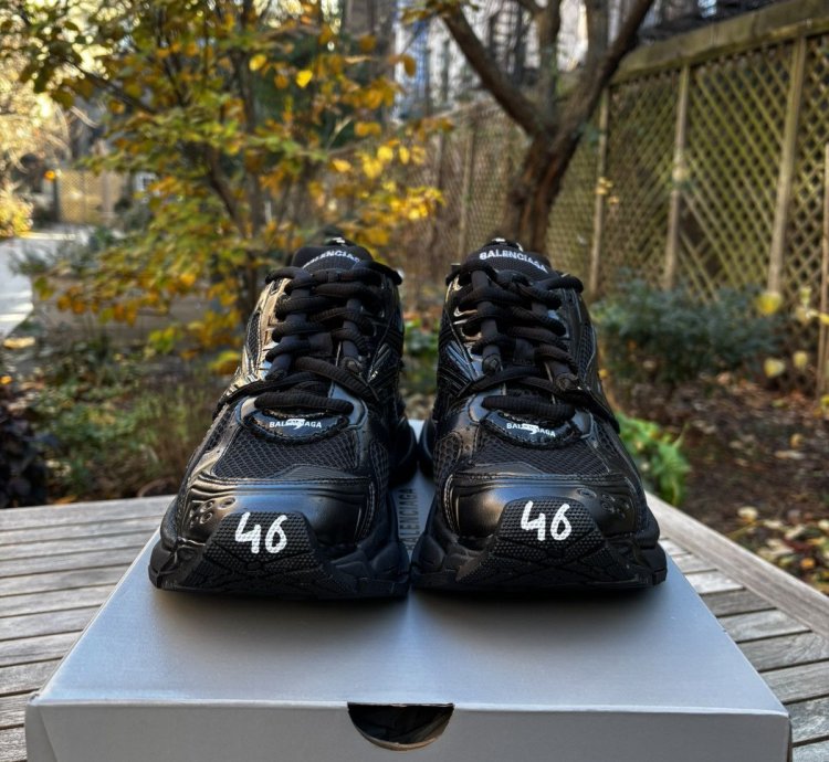Balenciaga Blk Blk Runner Sneakers